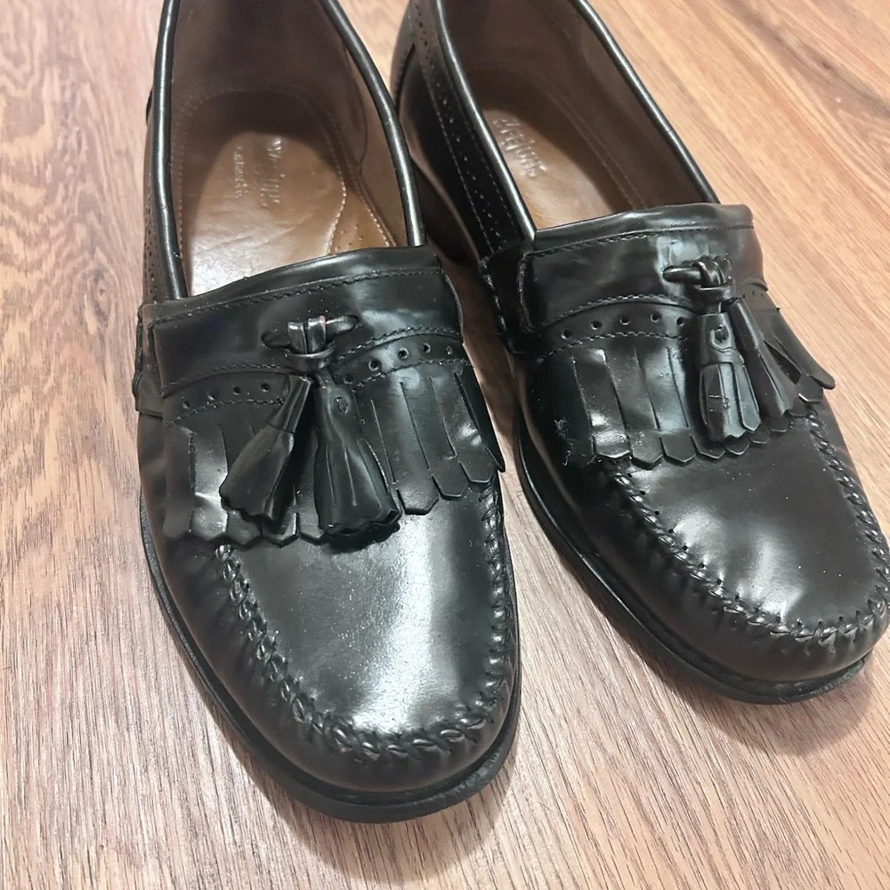 Bass Weejuns Black Tassel Loafers - Picture 7 of 7